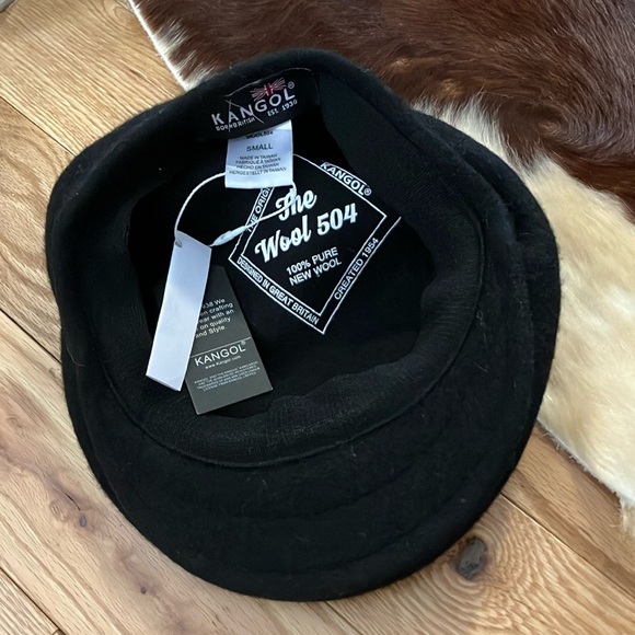 NWT Kangol Black Wool Hat - Picture 2 of 3